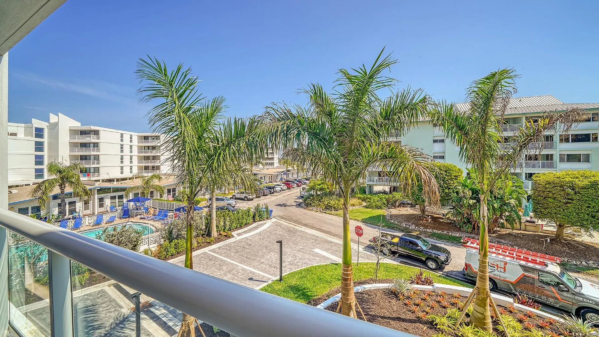 Ten35 Seaside Апартаменты