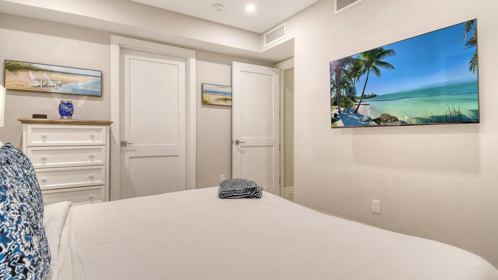 Ten35 Seaside Апартаменты *