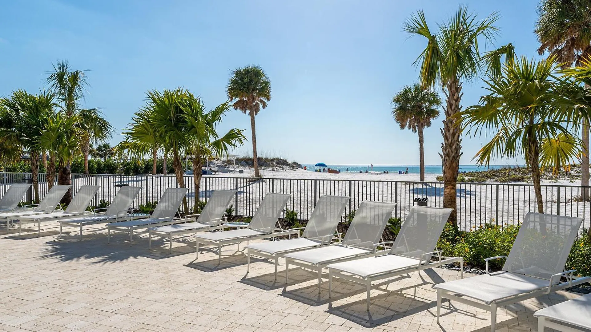 Ten35 Seaside Апартаменты *