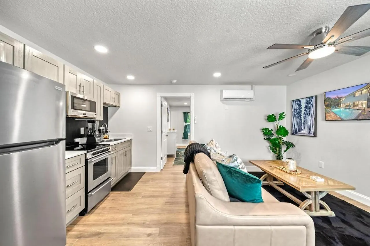 Semesterbostad 2br Coconut 800ft Walk To Games