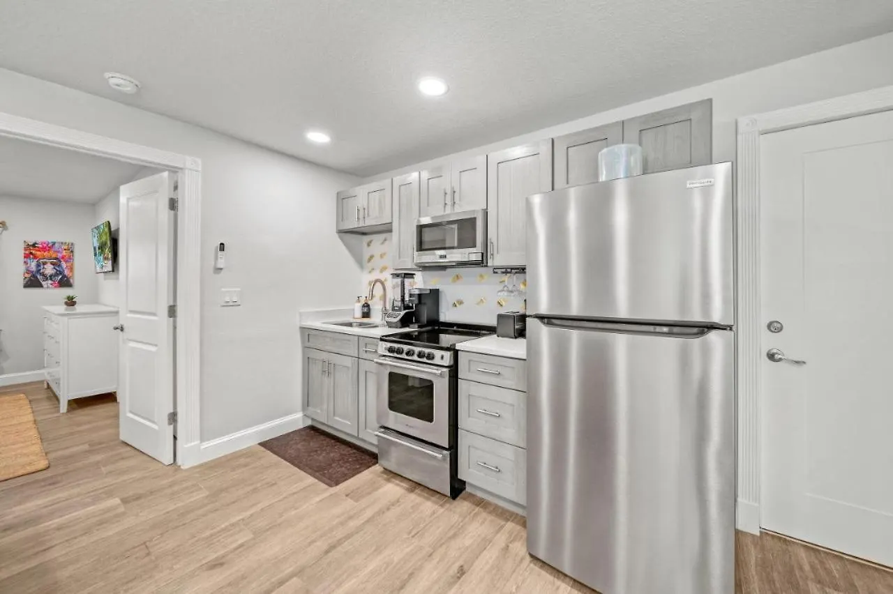 Semesterbostad 2br Coconut 800ft Walk To Games