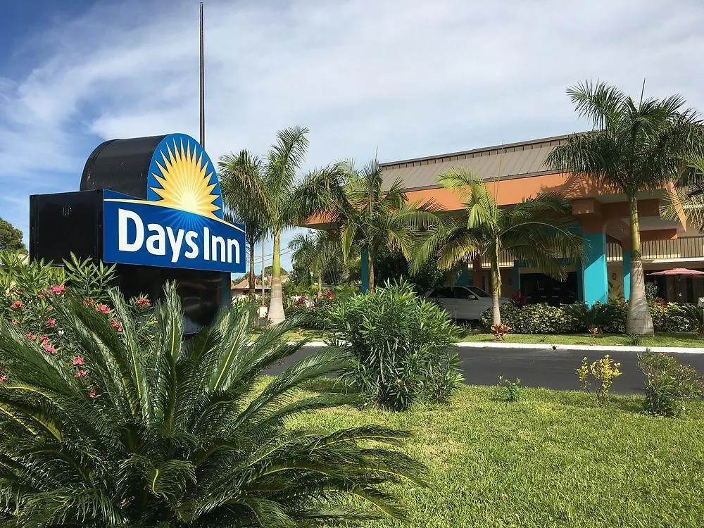 Days By Wyndham Bay Hotel Sarasota