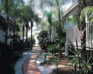 Little Gull Cottages Hotel