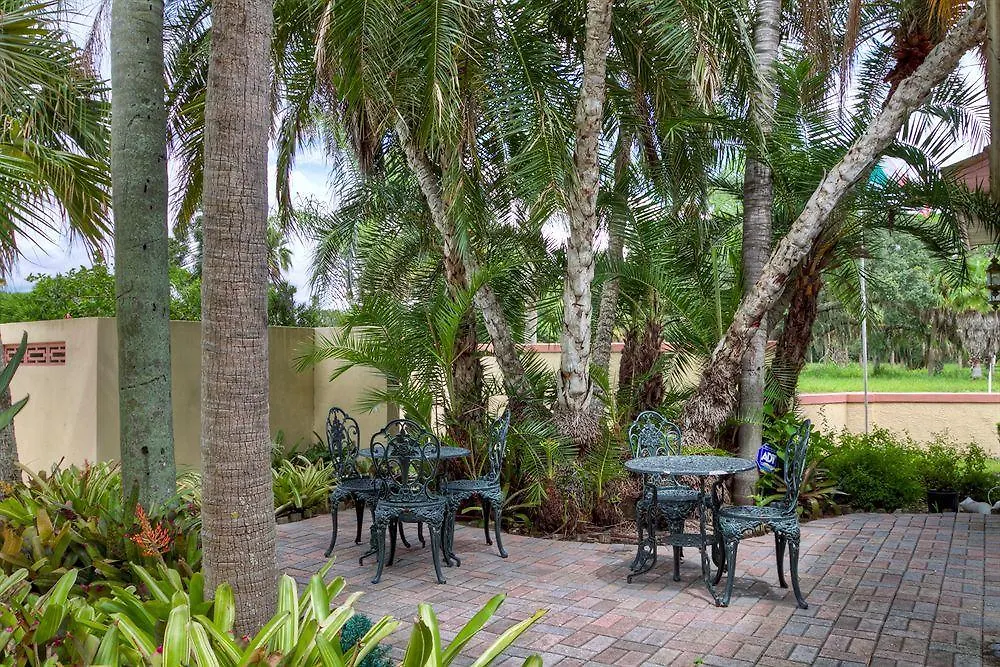 Golden Host 3* Sarasota
