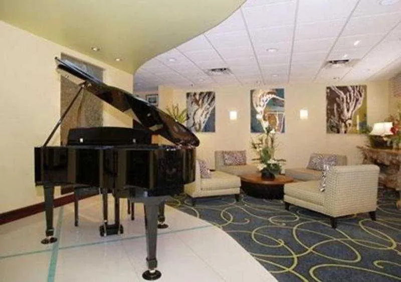 Courtyard By Marriott At Town Center 3*