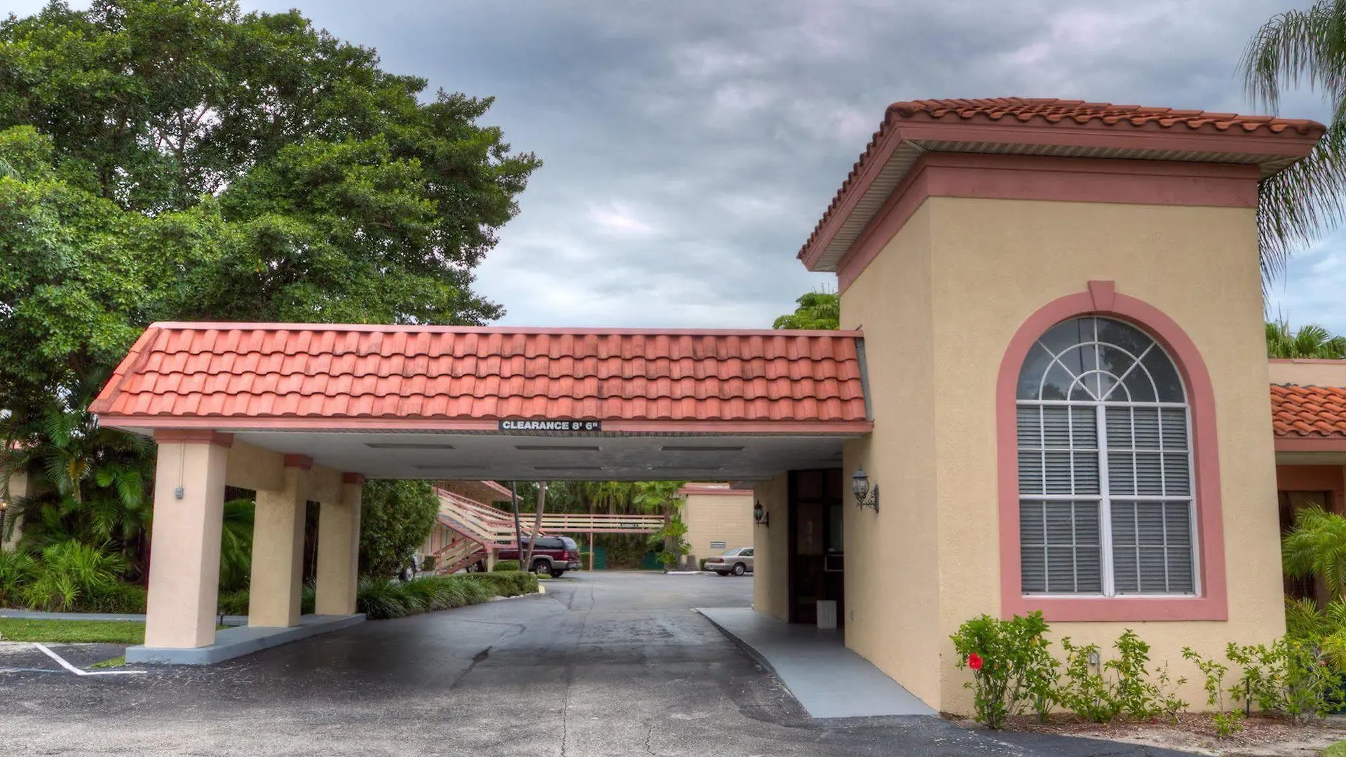 Golden Host 3* Sarasota