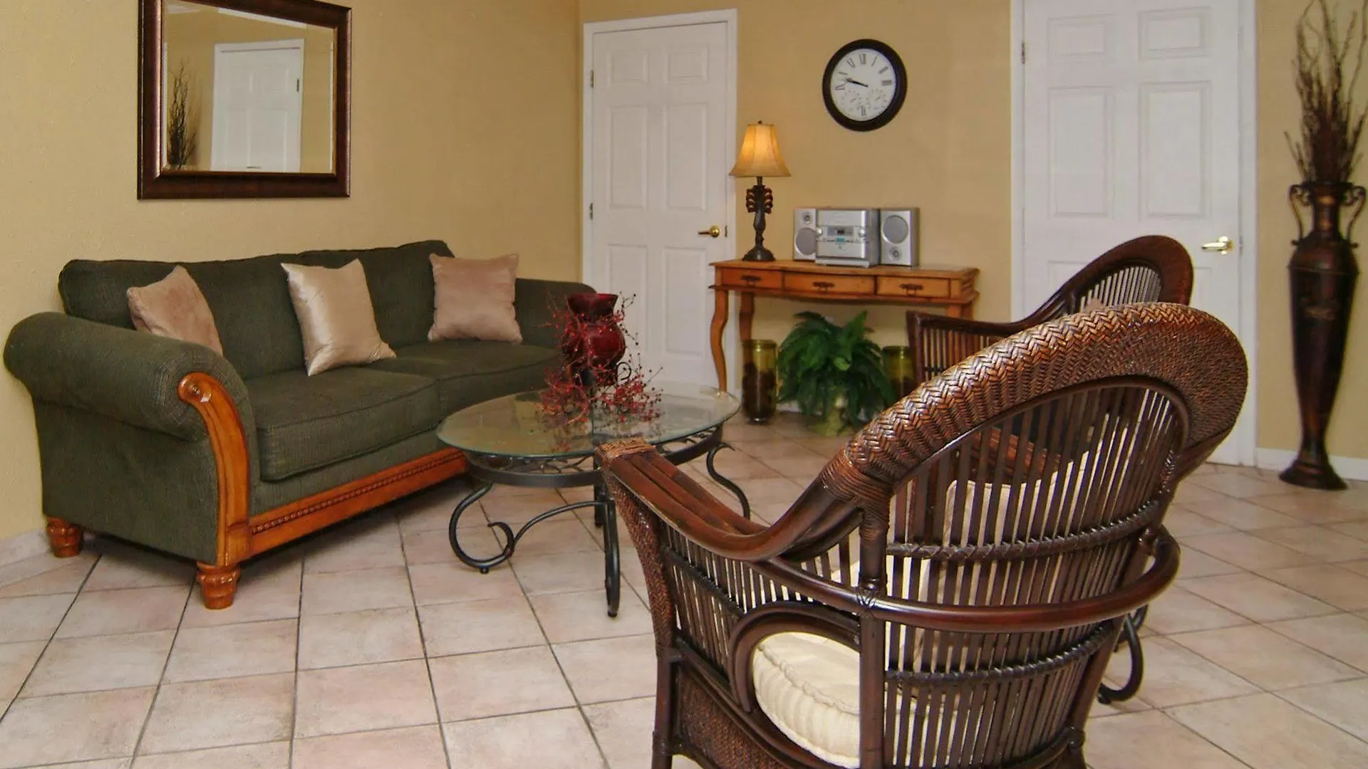 Hotel Lantern & -