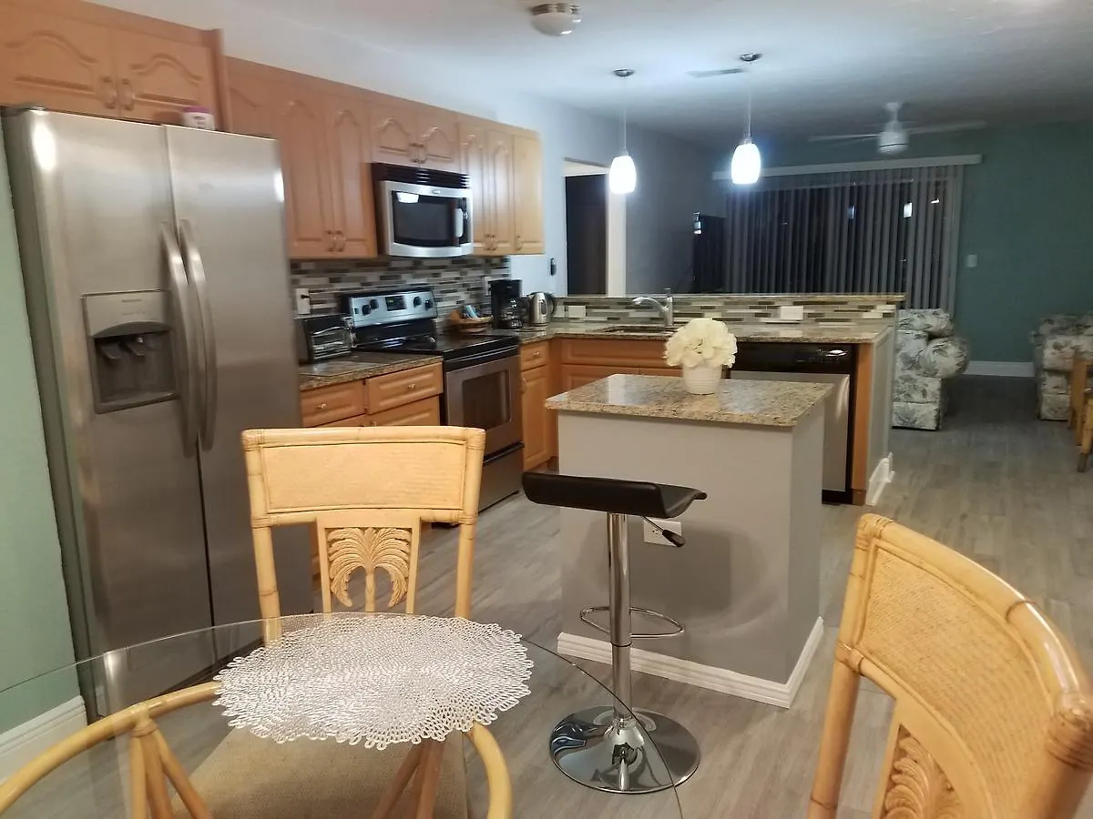 Apartment 2br/1ba Sienna Park *