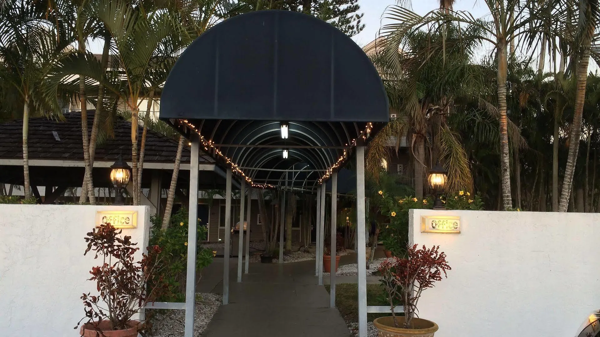 Hotel Lantern & - Sarasota