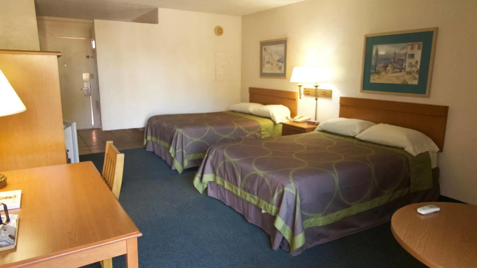 Motel Golden Host