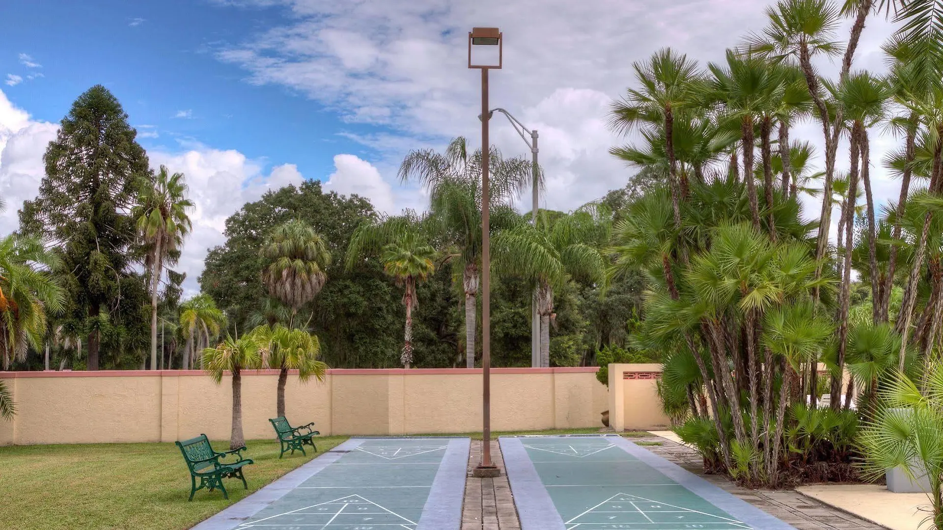 Golden Host 3* Sarasota