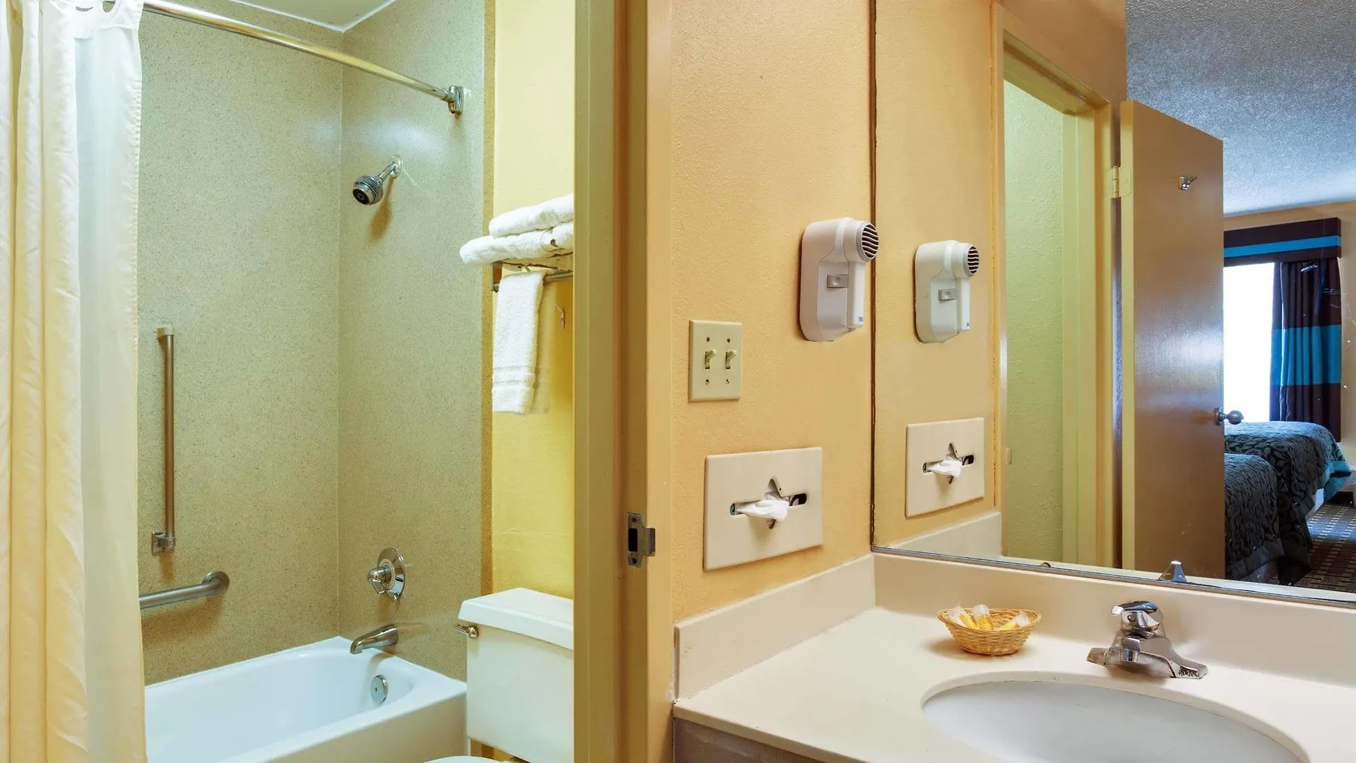 Hotel Days By Wyndham Bay Sarasota
