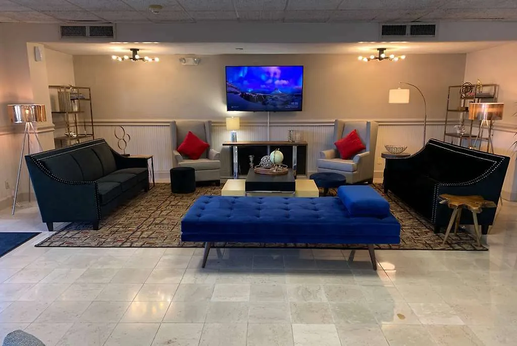 Hotel Ramada By Wyndham Waterfront 2*