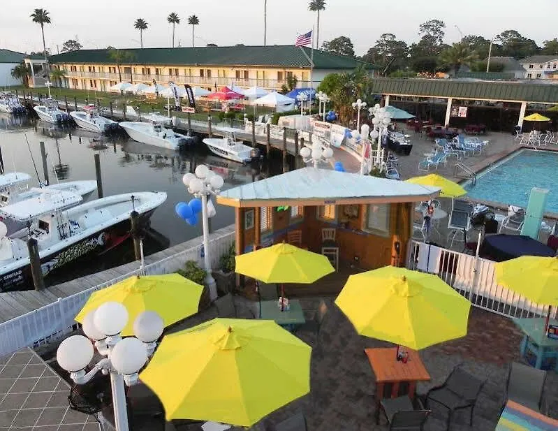 Hotel Ramada By Wyndham Waterfront 2*