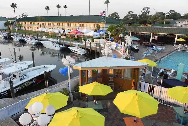 Hotel Ramada By Wyndham Waterfront 2*