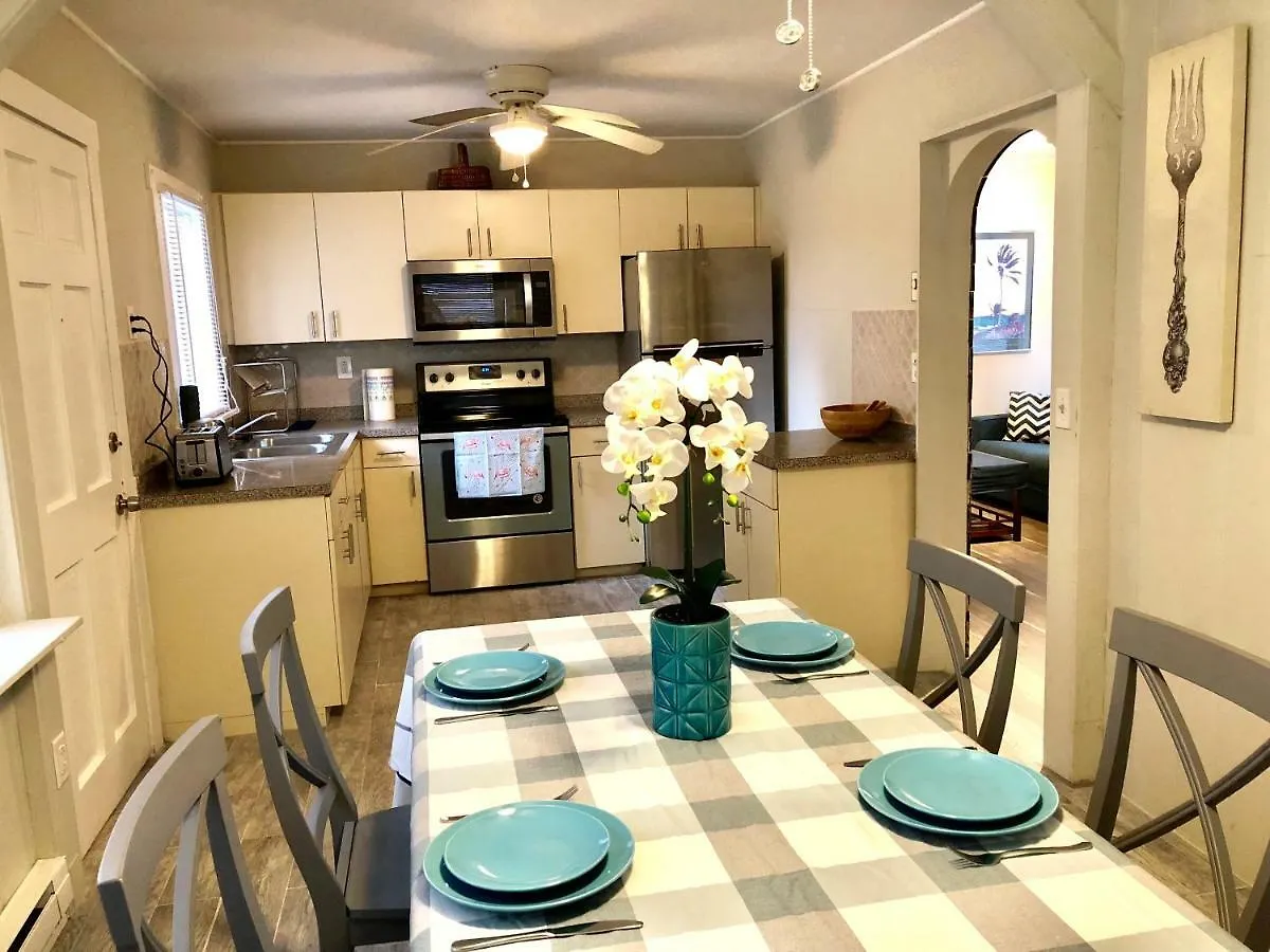 Downtown Near Siesta Key Beaches And Golfing *