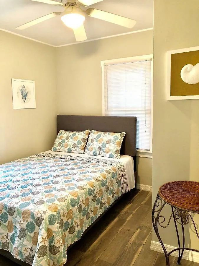 Apartment Downtown Near Siesta Key Beaches And Golfing *