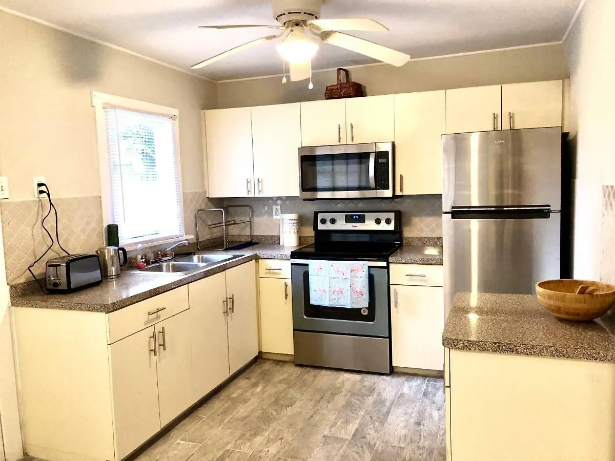 Downtown Near Siesta Key Beaches And Golfing Apartment