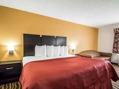 Quality I-75 Inn 2*