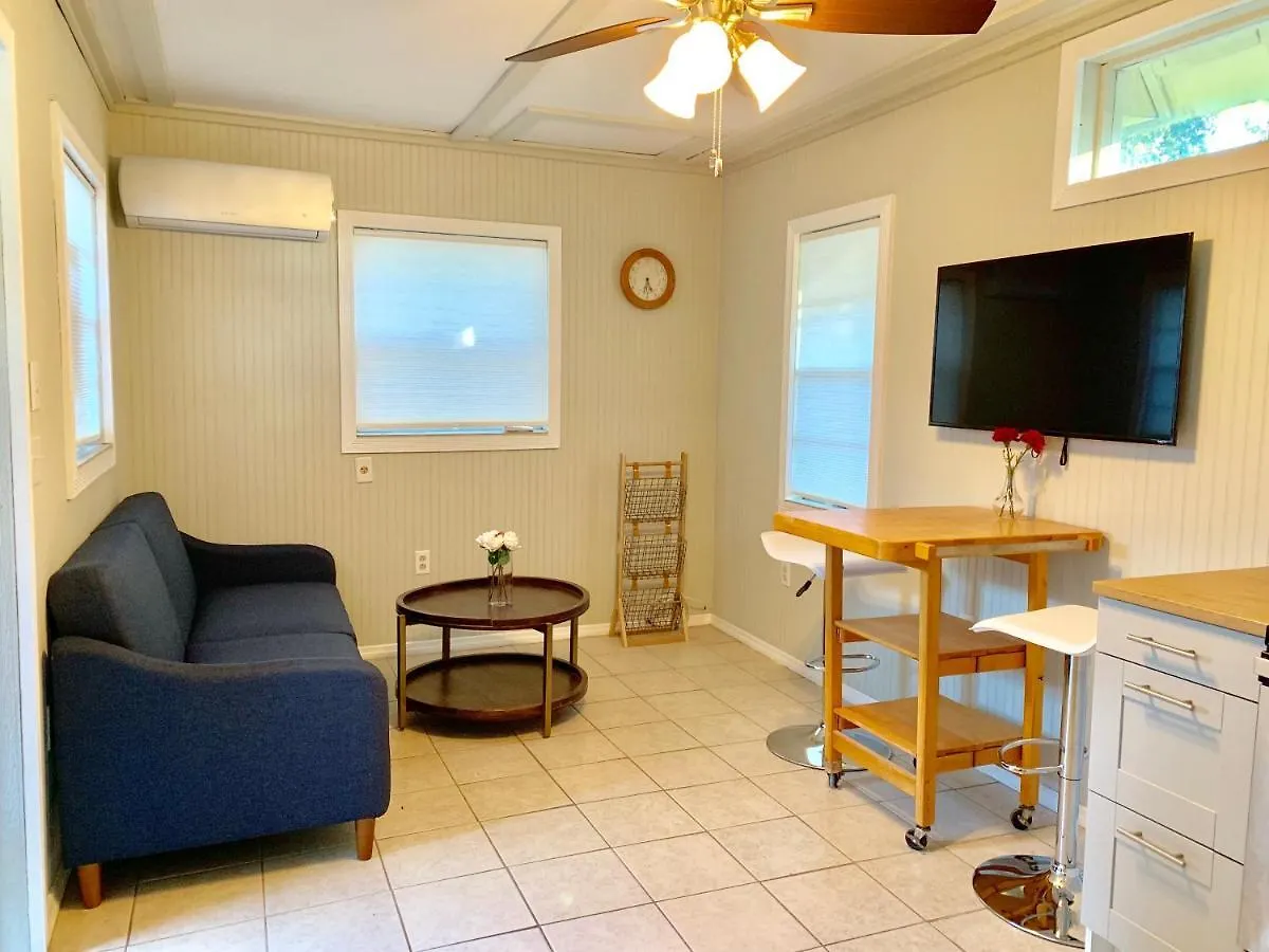 Apartment Downtown Near Siesta Key Beaches And Golfing