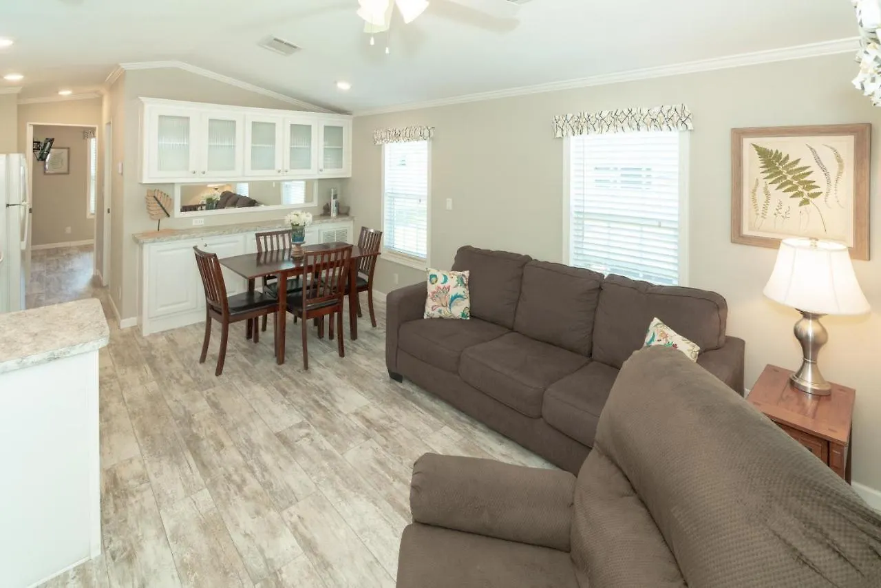 Arbor Terrace Kemp 4*